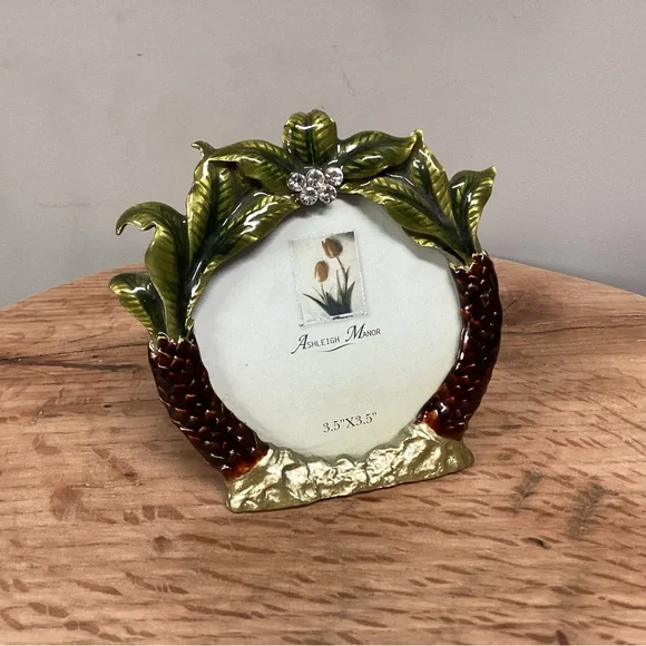 Vintage & Beautiful Ashleigh Manor Pewter Crafted Picture Frame - Palms / Stones - Picture 3 of 12